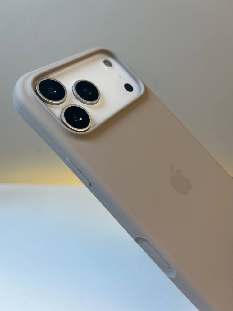 03-411.jpg Чехол Mobile Store для Apple iPhone 17 Pro светло-коричневый — изображение 3