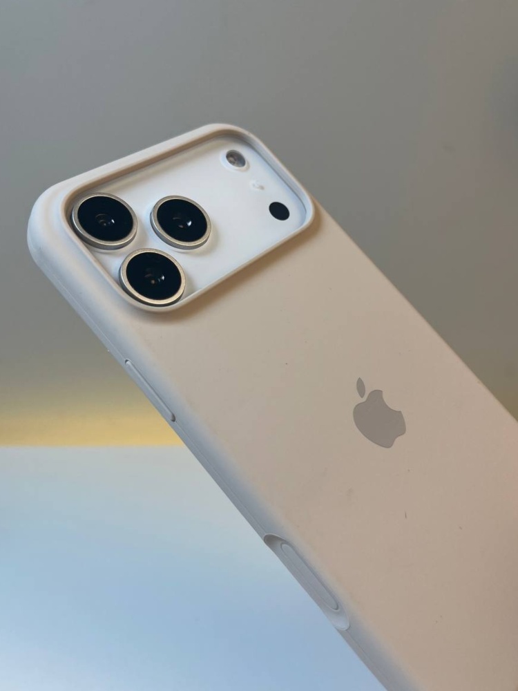 03-813.jpg Чехол Mobile Store для Apple iPhone 17 Pro Max молочный - Image 3