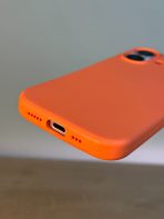 Чехол Mobile Store для Apple iPhone 17 оранжевый — изображение 4