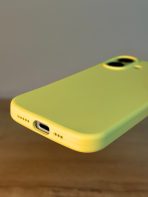 Чехол Mobile Store для Apple iPhone 17 желтый — изображение 4