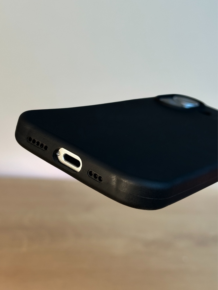 04-557.jpg Чехол Mobile Store для Apple iPhone 17 черный — изображение 4