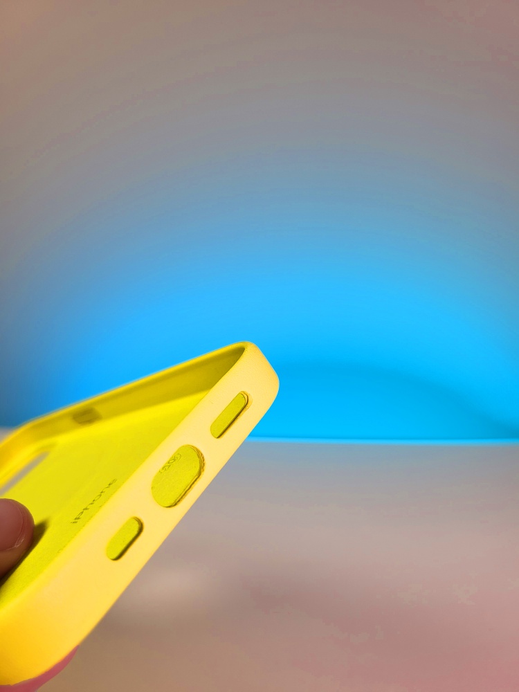 05-290.jpg Чехол Mobile Store для Apple iPhone 12, iPhone 12 Pro желтый — изображение 5